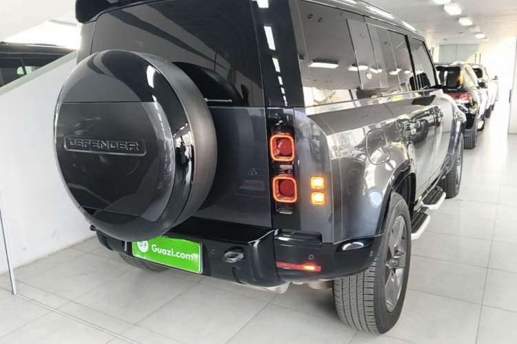Used Land Rover Defender 2023 Facelift 110 3.0T P400 X-DYNAMIC HSE Rear Right 45 Deg