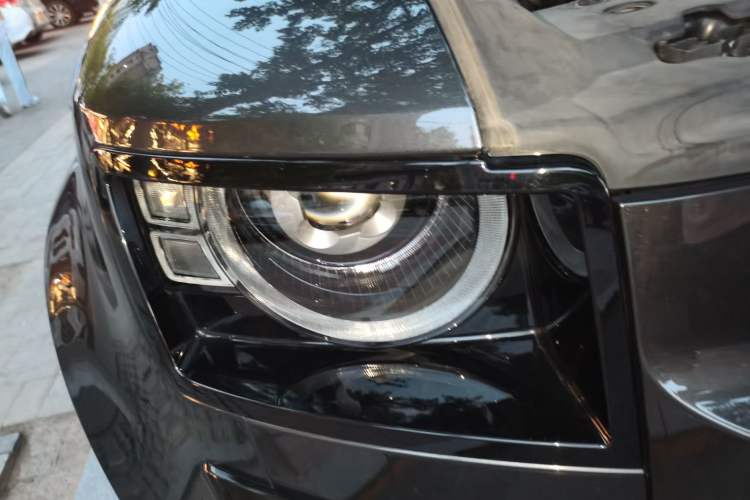 Used Land Rover Defender  Right Front Headlight