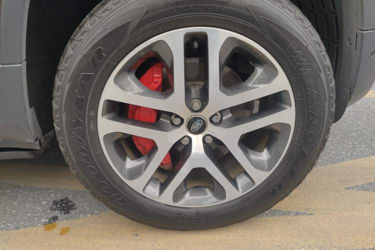 Used Land Rover Defender 2023 Facelift 110 3.0T P400 X-DYNAMIC HSE Right Front Wheel Hub