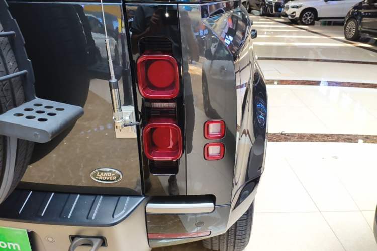 Used Land Rover Defender 2023 Facelift 110 3.0T P400 X-DYNAMIC HSE Right Rear Taillight