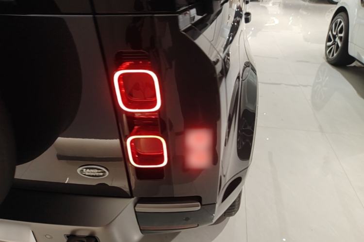 Used Land Rover Defender 2023 Facelift 110 3.0T P400 X-DYNAMIC HSE Right Rear Taillight