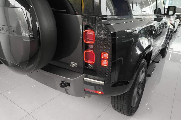 Used Land Rover Defender 2023 Facelift 110 3.0T P400 X-DYNAMIC HSE Right Rear Taillight