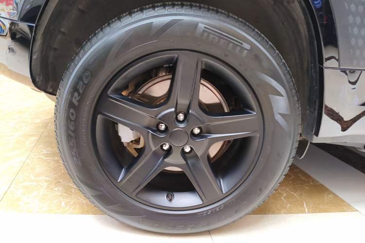 Used Land Rover Defender 2023 Facelift 110 3.0T P400 X-DYNAMIC HSE Right Rear Wheel Hub