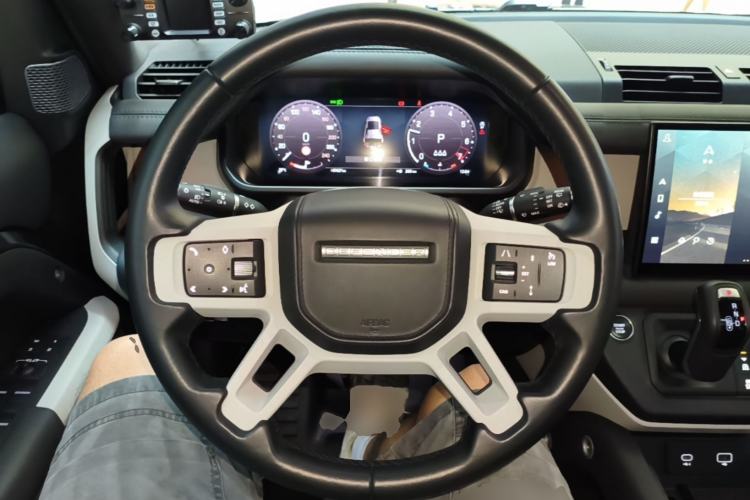 Used Land Rover Defender 2023 Facelift 110 3.0T P400 X-DYNAMIC HSE Steering Wheel