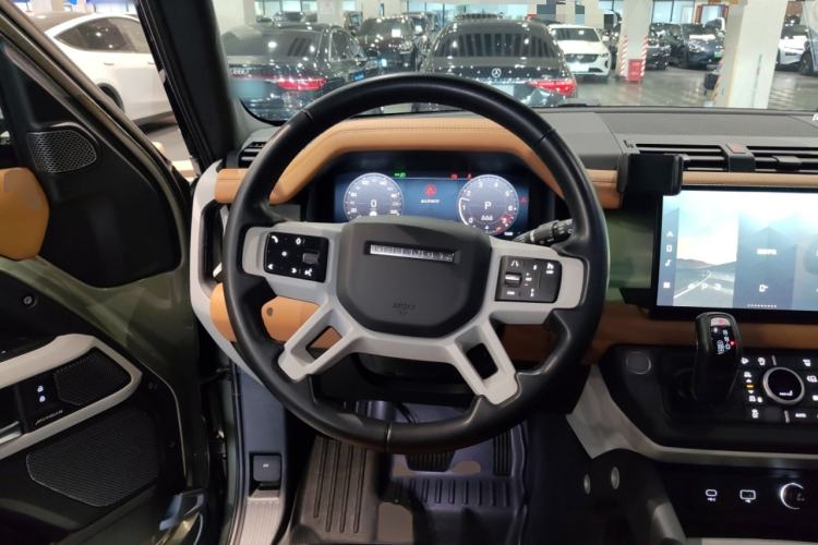 Used Land Rover Defender 2023 Facelift 110 3.0T P400 X-DYNAMIC HSE Steering Wheel
