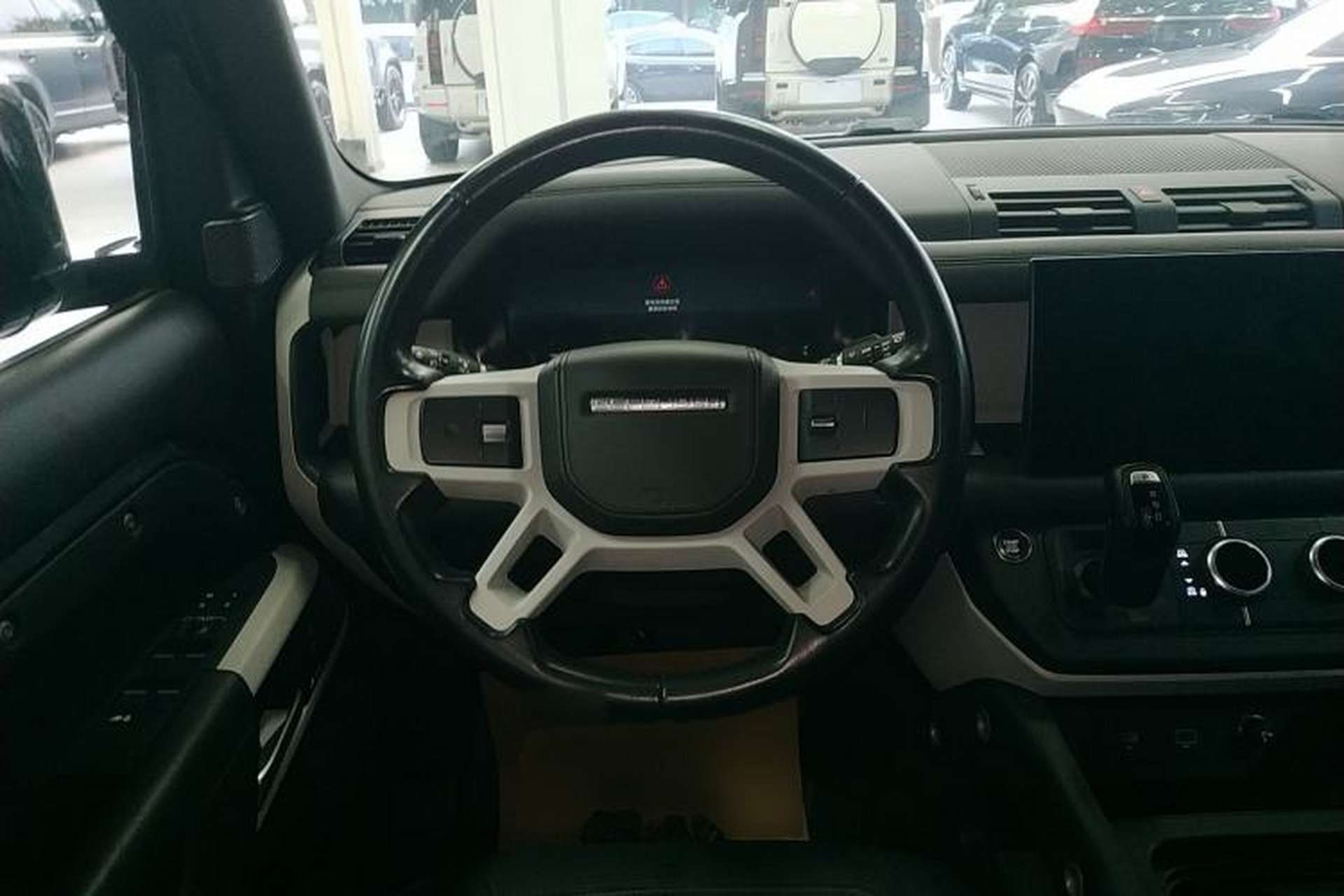 Used Land Rover Defender 2023 Facelift 110 3.0T P400 X-DYNAMIC HSE Steering Wheel