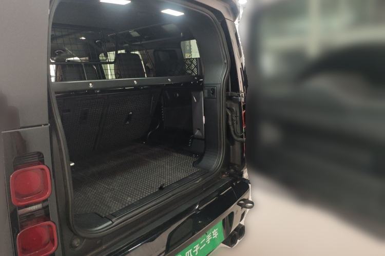 Used Land Rover Defender 2023 110 3.0T P400 X-DYNAMIC HSE Trunk
