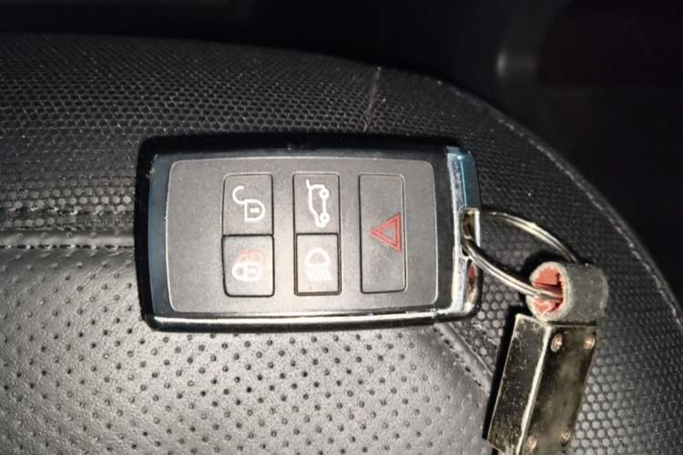 Used Land Rover Defender 2023 Facelift 110 3.0T P400 X-DYNAMIC HSE Vehicle Key