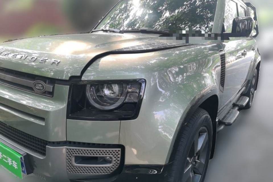 Land Rover Defender 2023