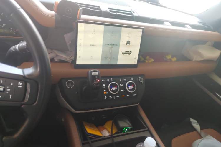 Used Land Rover Defender 2023 110 3.0T P400 Dark Edition Audio And AC Panel
