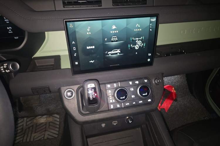Used Land Rover Defender 2023 110 3.0T P400 75th Anniversary Legend Edition Audio And AC Panel