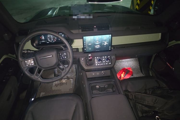 Used Land Rover Defender 2023 110 3.0T P400 75th Anniversary Legend Edition Center Console