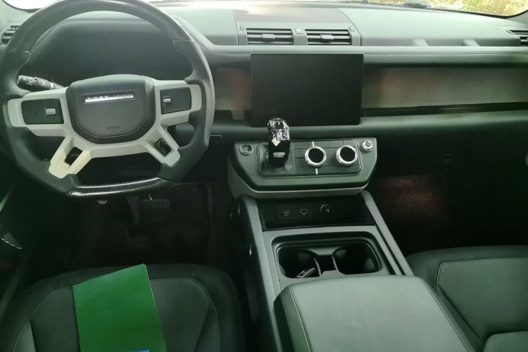 Used Land Rover Defender 2023 Facelift 110 3.0T P400 X-DYNAMIC HSE Center Console