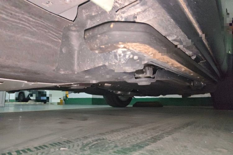 Used Land Rover Defender 2023 110 3.0T P400 75th Anniversary Legend Edition Chassis Front Left
