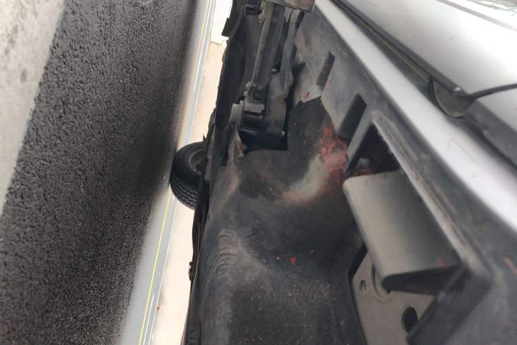 Used Land Rover Defender 2023 110 3.0T P400 Dark Edition Chassis Front Right