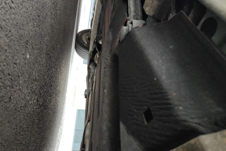 Used Land Rover Defender 2023 110 3.0T P400 Dark Edition Chassis Rear Left