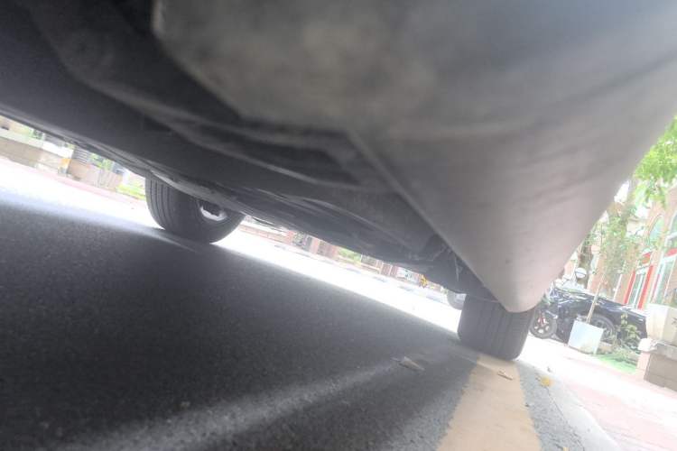 Used Land Rover Defender  Chassis Rear Right