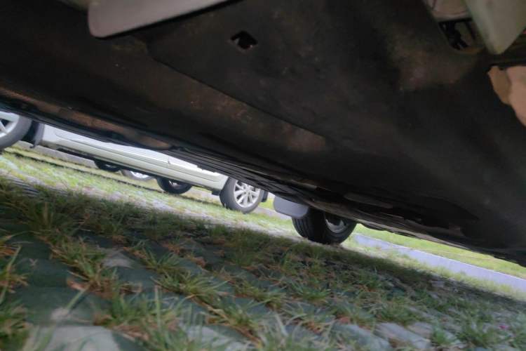 Used Land Rover Defender 2023 110 3.0T P400 75th Anniversary Legend Edition Chassis Rear Right