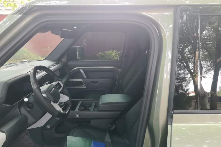 Used Land Rover Defender 2023 Facelift 110 3.0T P400 X-DYNAMIC HSE Driver Seat
