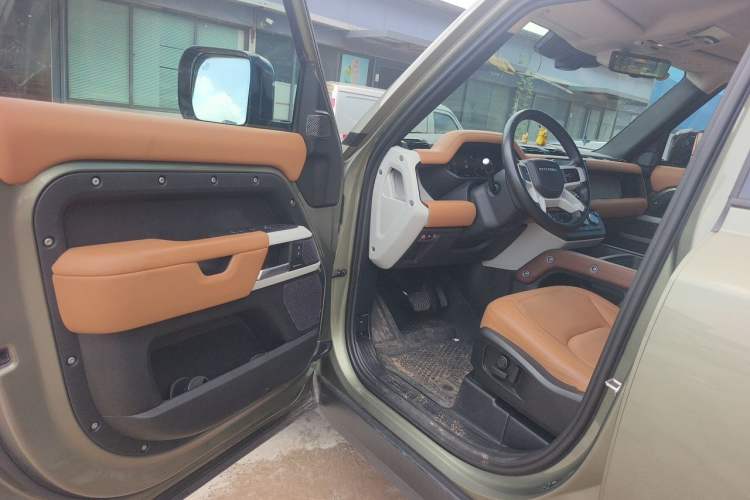 Used Land Rover Defender 2023 Facelift 110 3.0T P400 Dark Edition Driver Seat