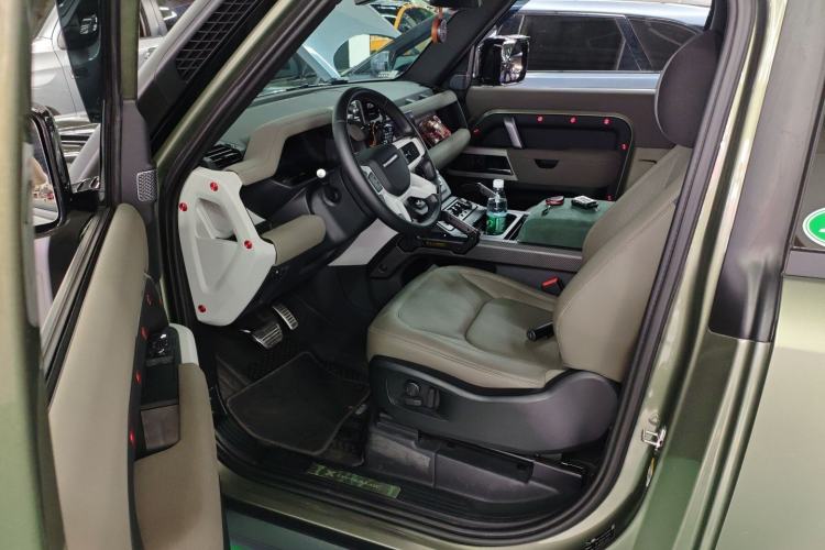 Used Land Rover Defender 2023 Facelift 90 2.0T P300 X-DYNAMIC HSE Driver Seat
