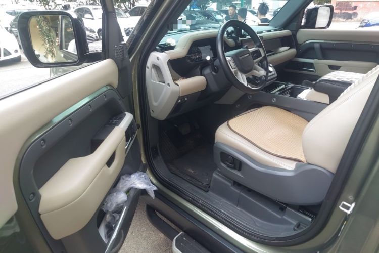 Used Land Rover Defender 2023 Facelift 90 2.0T P300 SE Driver Seat