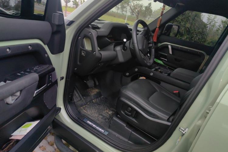 Used Land Rover Defender 2023 110 3.0T P400 75th Anniversary Legend Edition Driver Seat