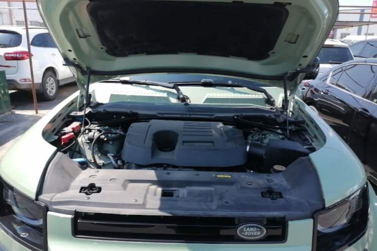 Used Land Rover Defender 2023 110 3.0T P400 75th Anniversary Legend Edition Engine Bay