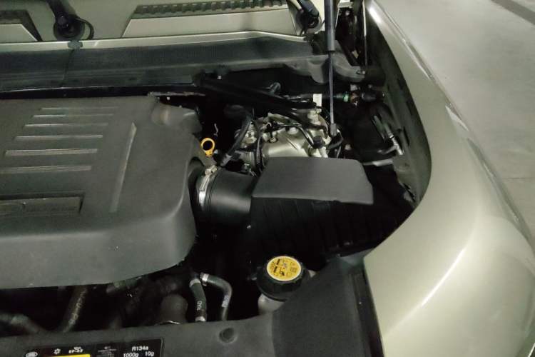 Used Land Rover Defender 2023 Facelift 110 3.0T P400 X-DYNAMIC HSE Engine Bay Left