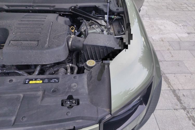 Used Land Rover Defender 2023 Facelift 110 3.0T P400 Dark Edition Engine Bay Left