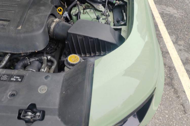 Used Land Rover Defender 2023 110 3.0T P400 75th Anniversary Legend Edition Engine Bay Left