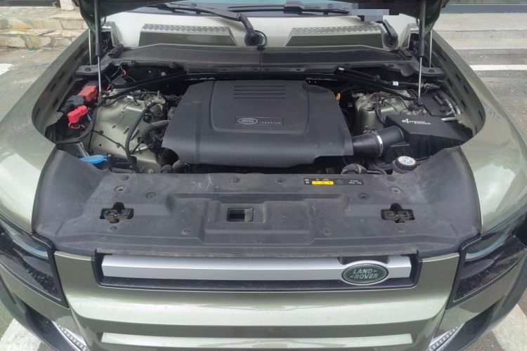 Used Land Rover Defender 2023 Facelift 90 2.0T P300 SE Engine Bay