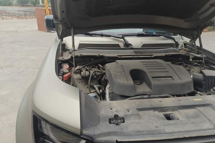 Used Land Rover Defender 2023 110 3.0T P400 X-DYNAMIC HSE Engine Bay Right