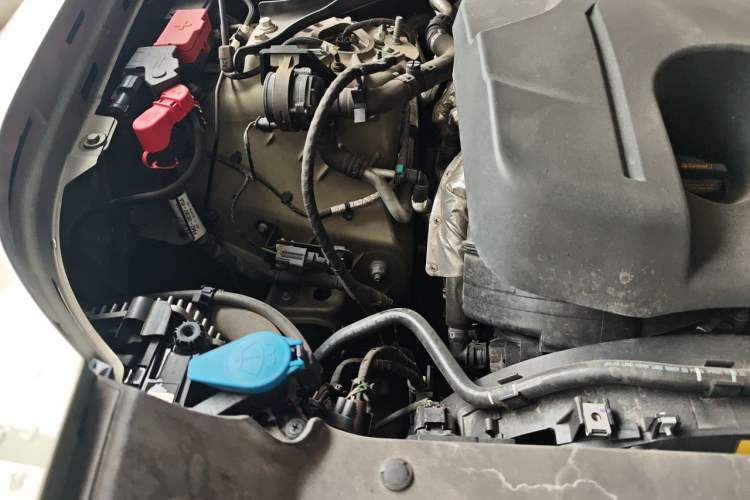 Used Land Rover Defender 2023 Facelift 110 3.0T P400 X-DYNAMIC HSE Engine Bay Right