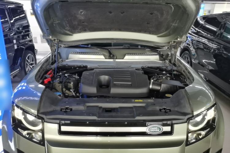 Used Land Rover Defender 2023 Facelift 110 3.0T P400 X-DYNAMIC HSE Engine Bay