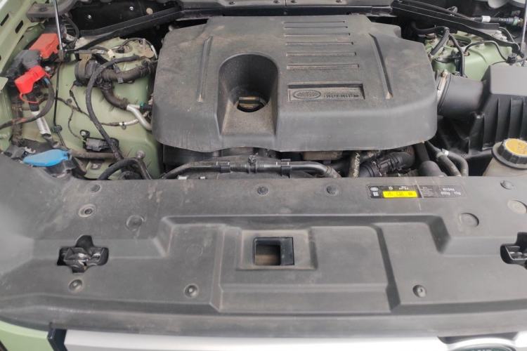 Used Land Rover Defender 2023 110 3.0T P400 75th Anniversary Legend Edition Engine Bay