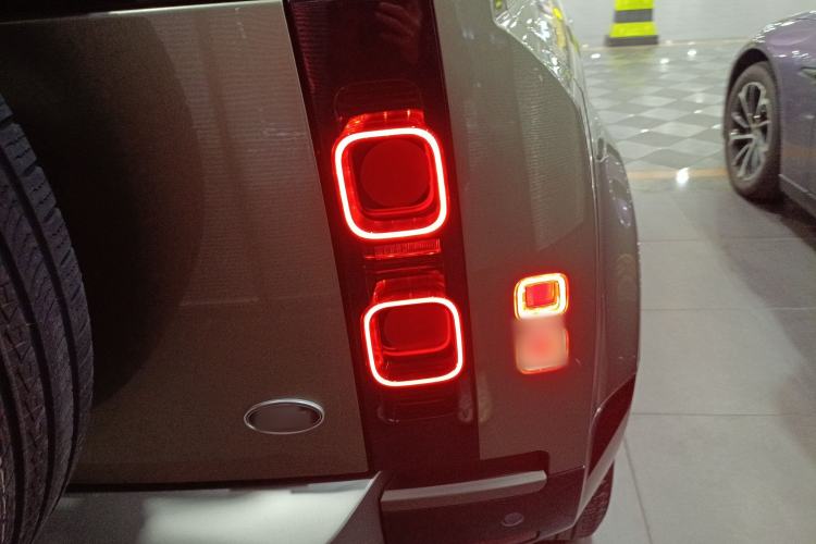 Used Land Rover Defender 2023 110 3.0T P400 X-DYNAMIC HSE Exterior 3