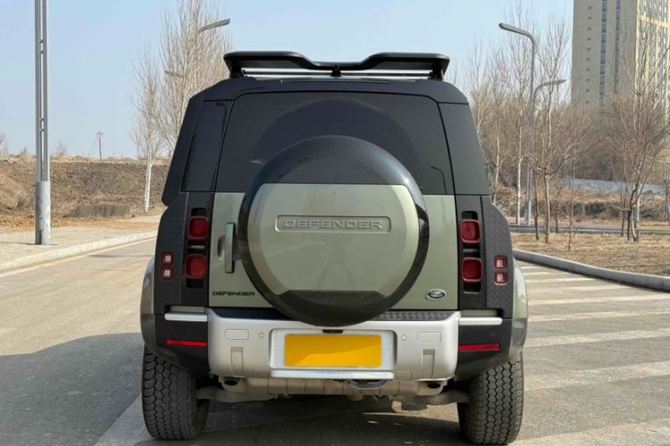 Used Land Rover Defender 2023 110 3.0T P400 Dark Edition Exterior 4
