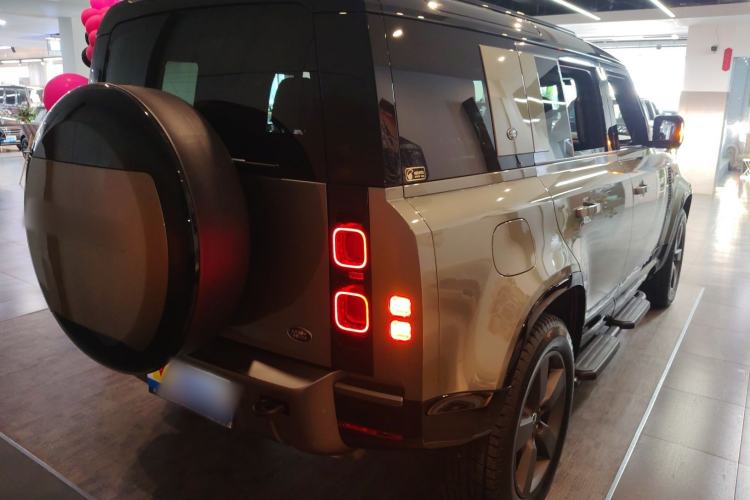 Used Land Rover Defender 2023 Facelift 110 3.0T P400 X-DYNAMIC HSE Exterior 5