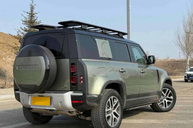 Used Land Rover Defender 2023 110 3.0T P400 Dark Edition Exterior 5