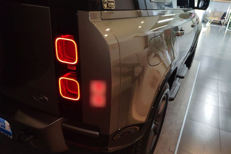 Used Land Rover Defender 2023 Facelift 110 3.0T P400 X-DYNAMIC HSE Exterior 6