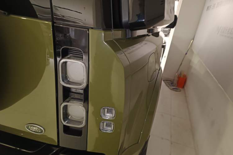 Used Land Rover Defender 2023 Facelift 90 3.0T P400 XS Exterior 6