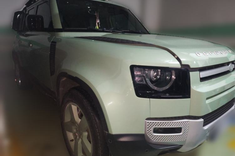 Used Land Rover Defender 2023 110 3.0T P400 75th Anniversary Legend Edition Front Right 45 Deg