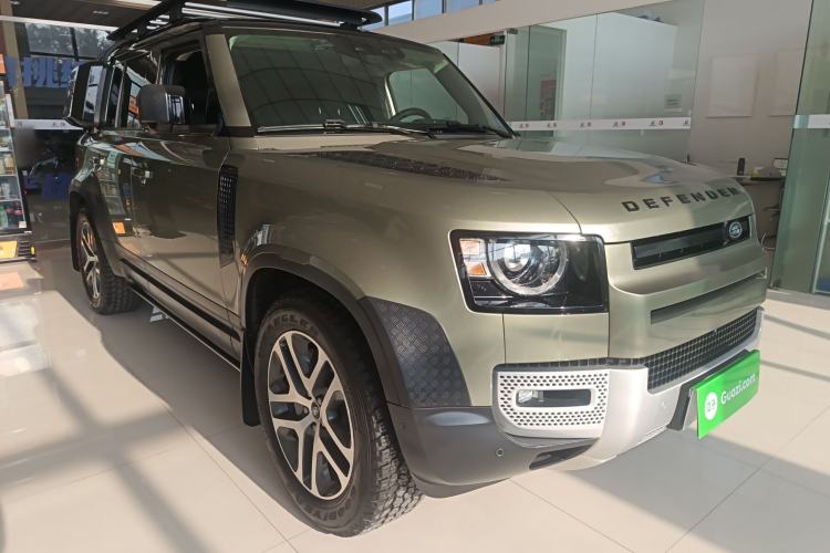 Used Land Rover Defender 2023 Facelift 110 3.0T P400 Dark Edition Front Right 45 Deg
