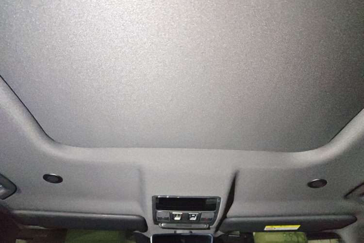 Used Land Rover Defender 2023 110 3.0T P400 75th Anniversary Legend Edition Headliner