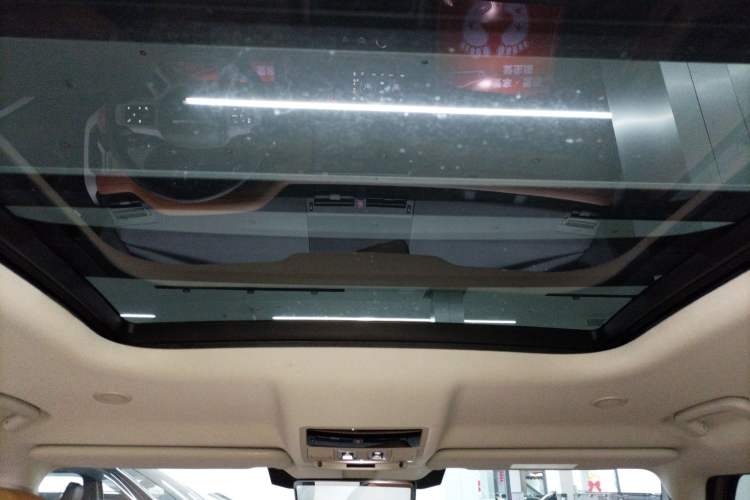 Used Land Rover Defender 2023 90 3.0T P400 Dark Edition Headliner
