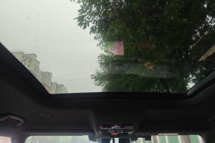 Used Land Rover Defender 2023 110 3.0T P400 75th Anniversary Legend Edition Headliner