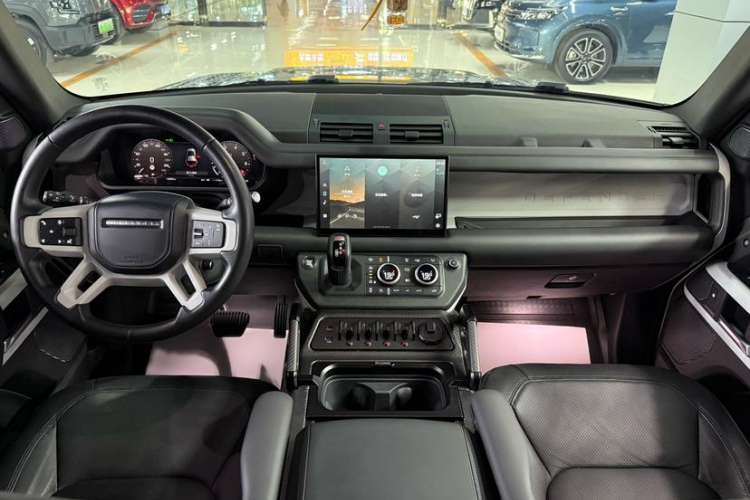 Used Land Rover Defender 2023 Facelift 110 3.0T P400 X-DYNAMIC HSE Interior 1
