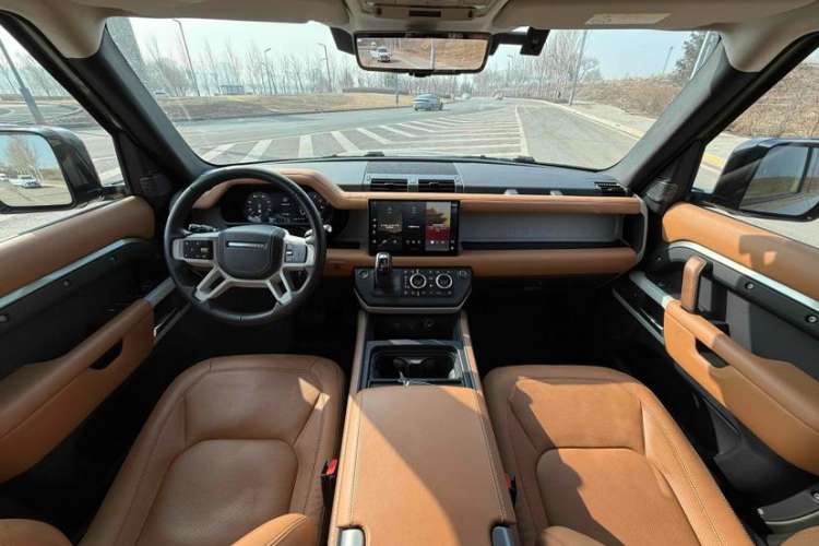 Used Land Rover Defender 2023 110 3.0T P400 Dark Edition Interior 1