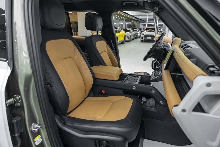 Used Land Rover Defender 2023 Facelift 110 3.0T P400 X-DYNAMIC HSE Interior 3